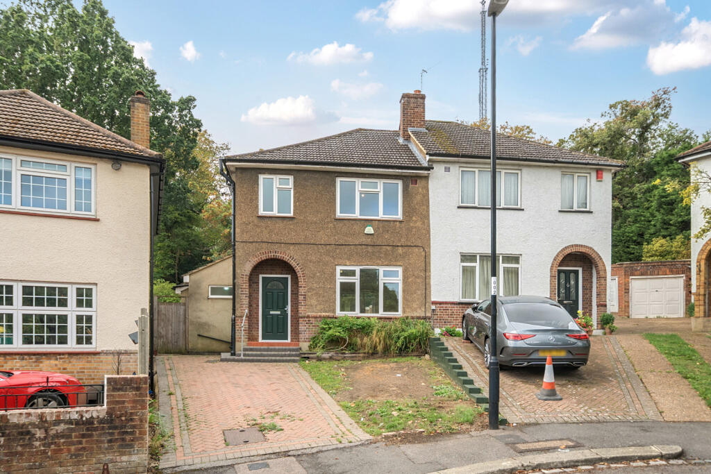 Main image of property: Auckland Gardens, London