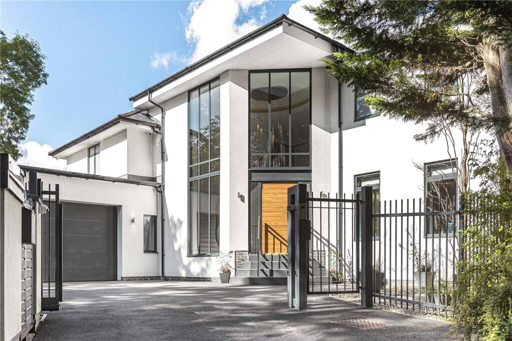 Main image of property: Barnet Road, Arkley, Hertfordshire, EN5
