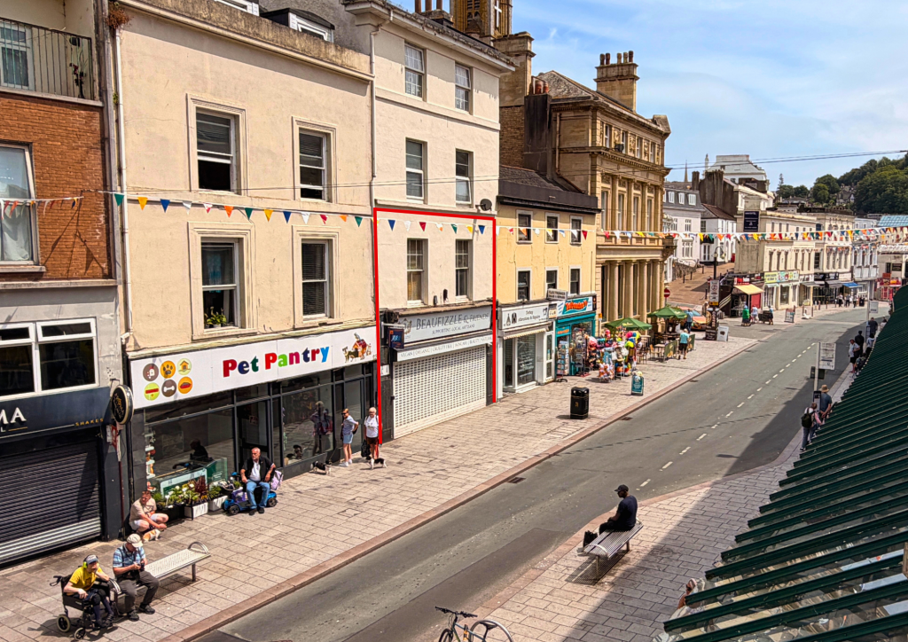 Main image of property: 11 Fleet Street, Torquay, Devon, TQ1 1DB