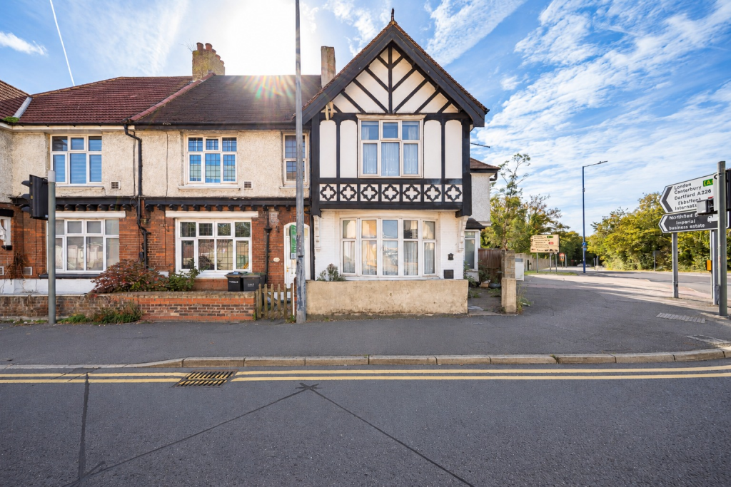 Main image of property: London Road, Northfleet, Gravesend, Kent, DA11