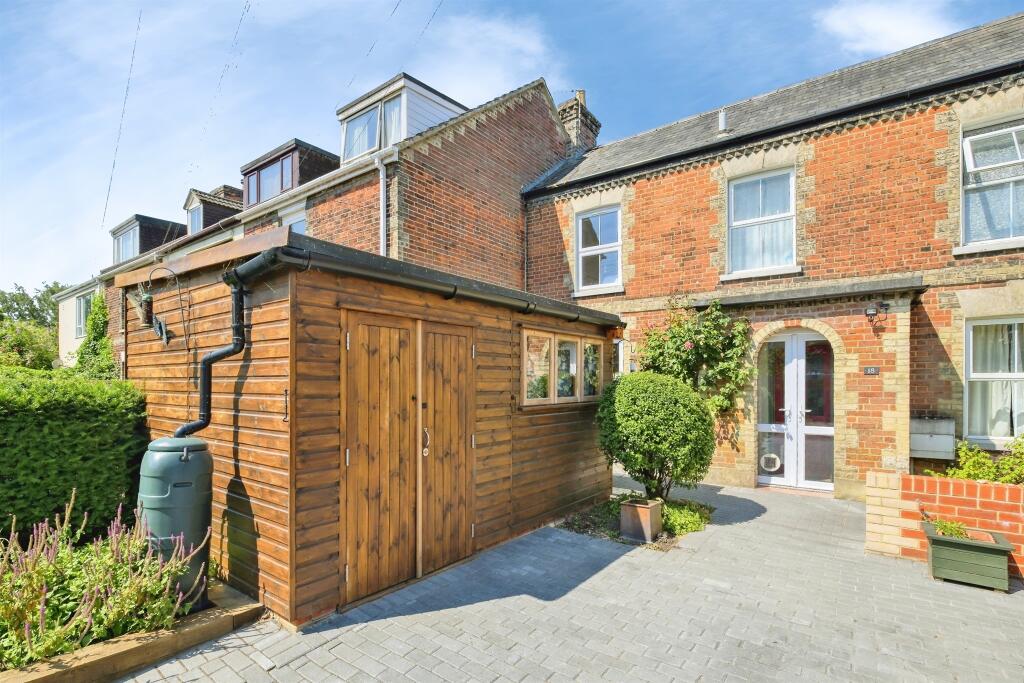 Main image of property: Longland, Salisbury