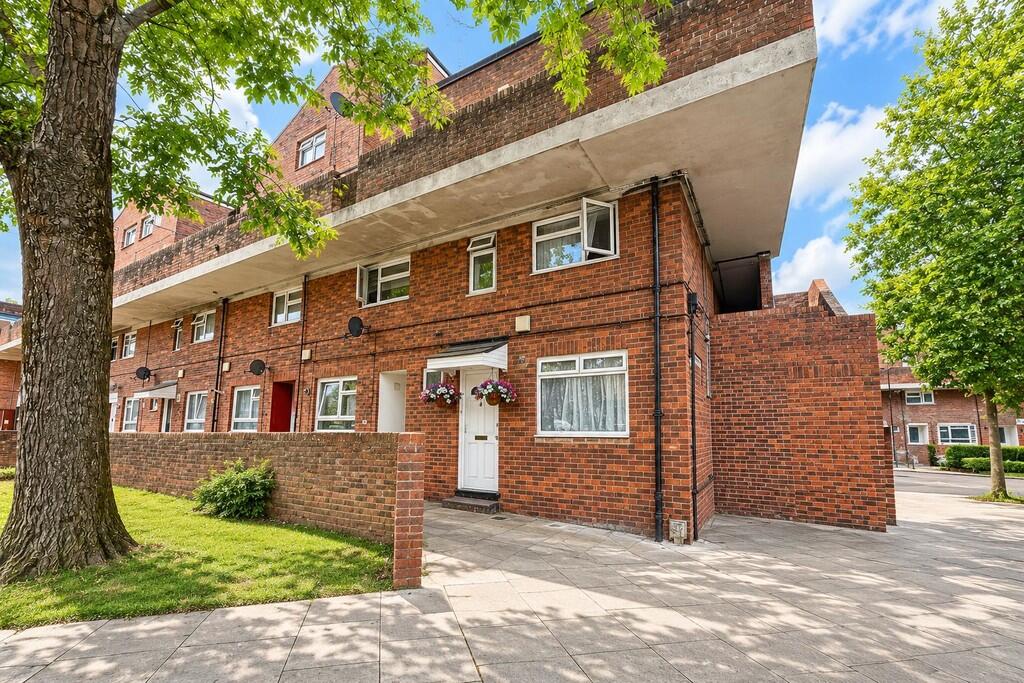 Main image of property: Fortunes Mead, Northolt, UB5