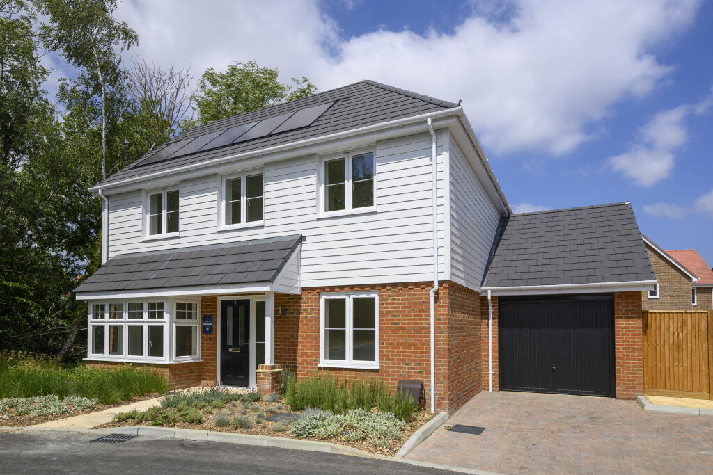 Main image of property: Badsell Road,
Paddock Wood,
Kent,
TN12 6LP