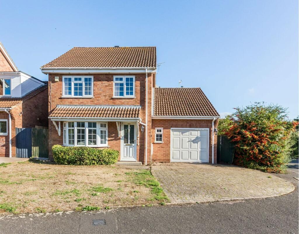 Main image of property: Winchelsea Close, Banbury OX16 1XS - Cul-De-Sac location