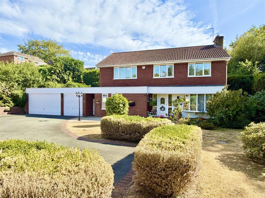 Main image of property: 29 Kenton Drive, Shrewsbury, SY2 6TH