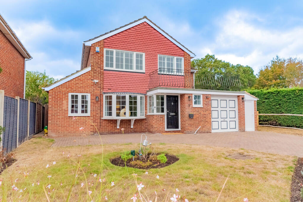 Main image of property: Turnstone End, Yateley, Hampshire, GU46
