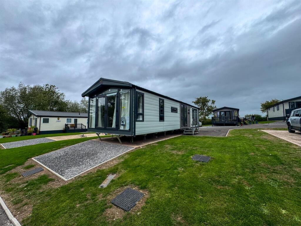 Main image of property: Ash Tree  Park, Lower Norton Lane, Kewstoke