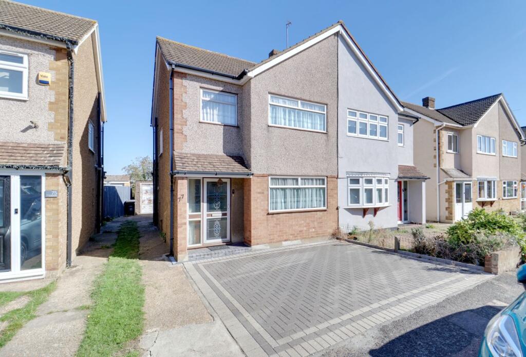 Main image of property: Lakeside, Rainham, RM13