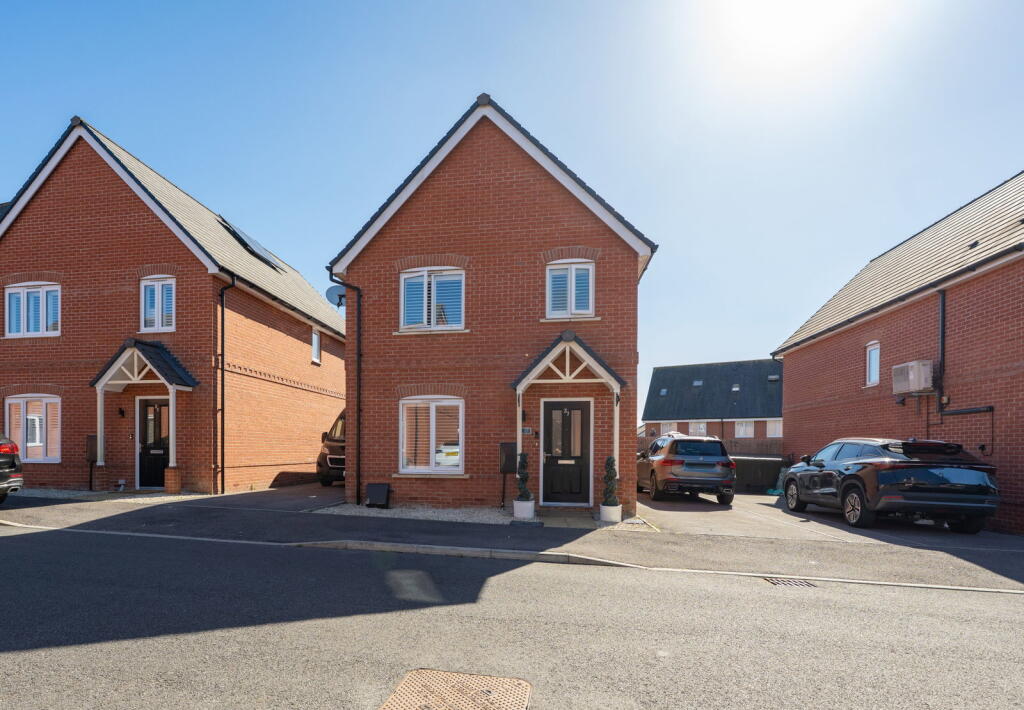 Main image of property: Bursledon, Southampton, SO31 8NE