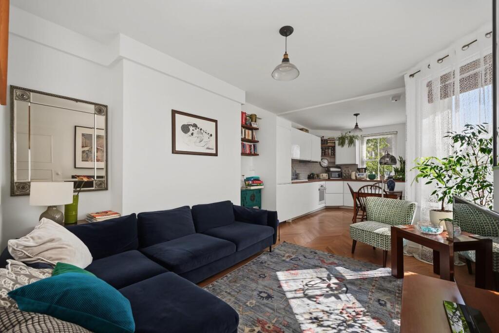 Main image of property: Green Lanes, London, N16