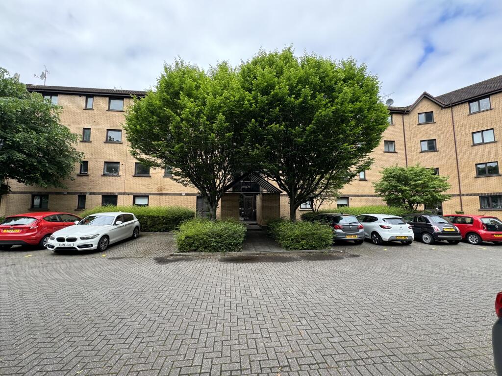 Main image of property: Flat 4 at 7 Riverview Gardens, G5