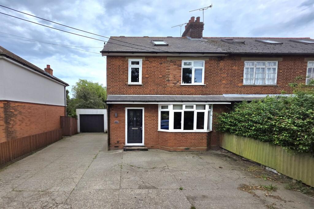 Main image of property: Broad Road, Braintree, Essex, CM7