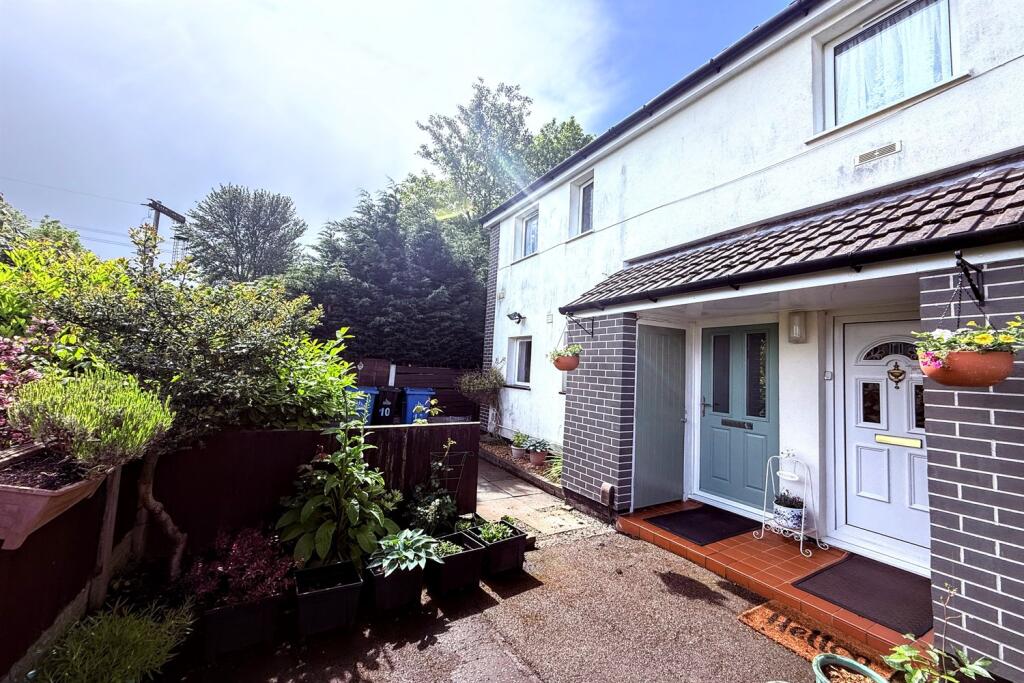 Main image of property: The Glen, Palacefields, WA7 2TA