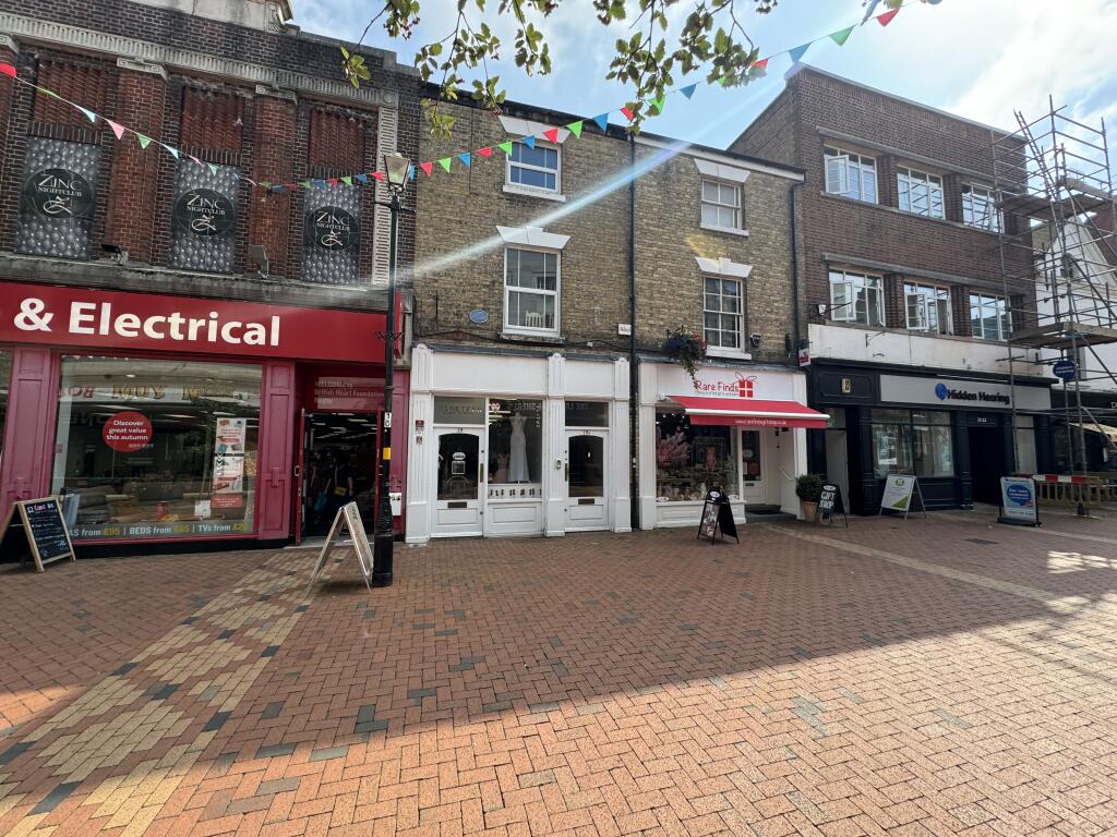 Main image of property: 19, High Street, Rugby