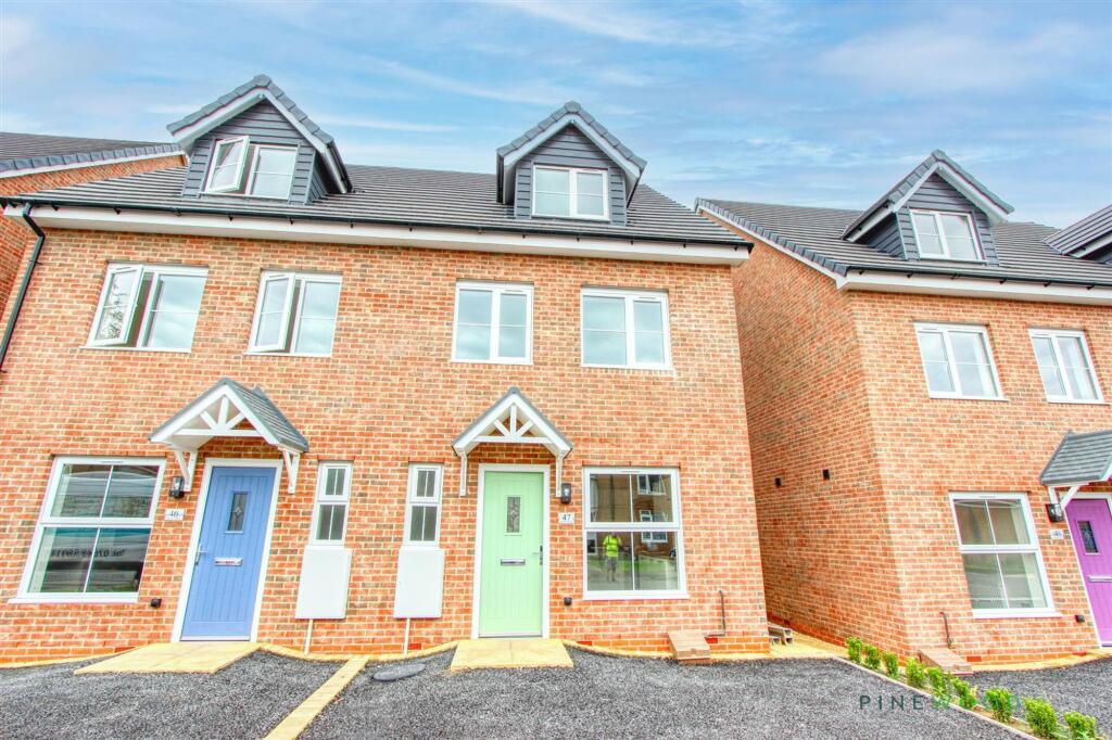 Main image of property: Pattison Street, Shuttlewood, S44