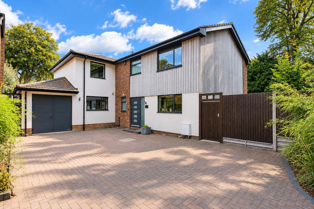 Main image of property: The Avenue, Hitchin
