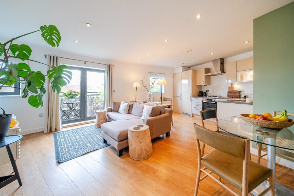 Main image of property: Battersea Park Road, London, SW11
