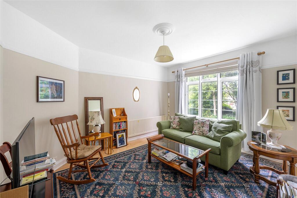 Main image of property: Kings Avenue, London, SW4