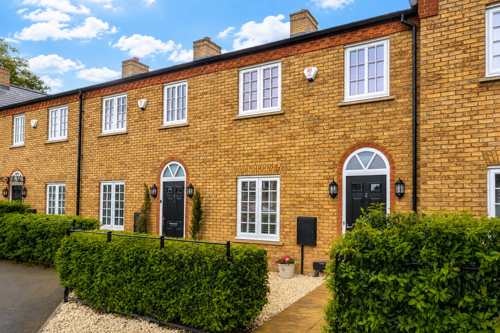 Main image of property: High Street, Fenstanton, Huntingdon, Cambridgeshire, PE28