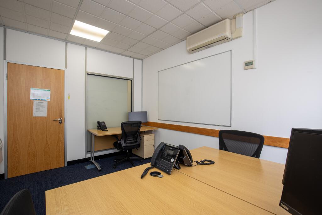 Ground floor 2-3 people