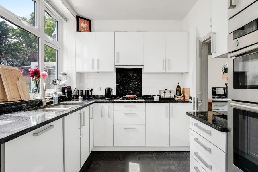 Main image of property: Hoop Lane, Golders Green, NW1