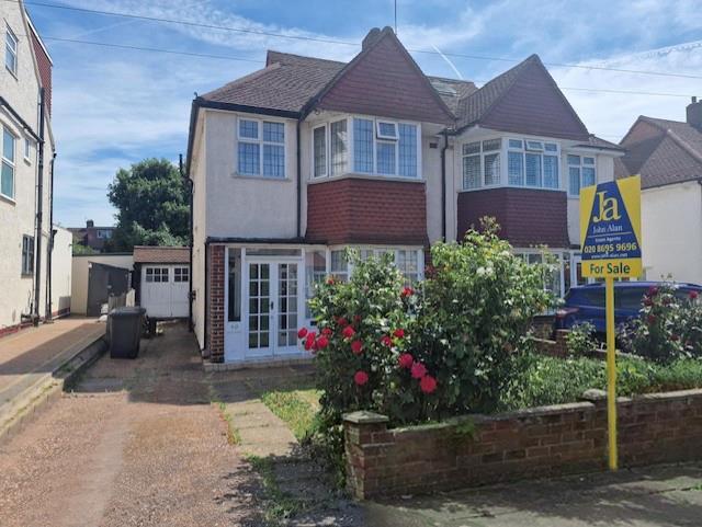 Main image of property: Daneswood Avenue, London, SE6