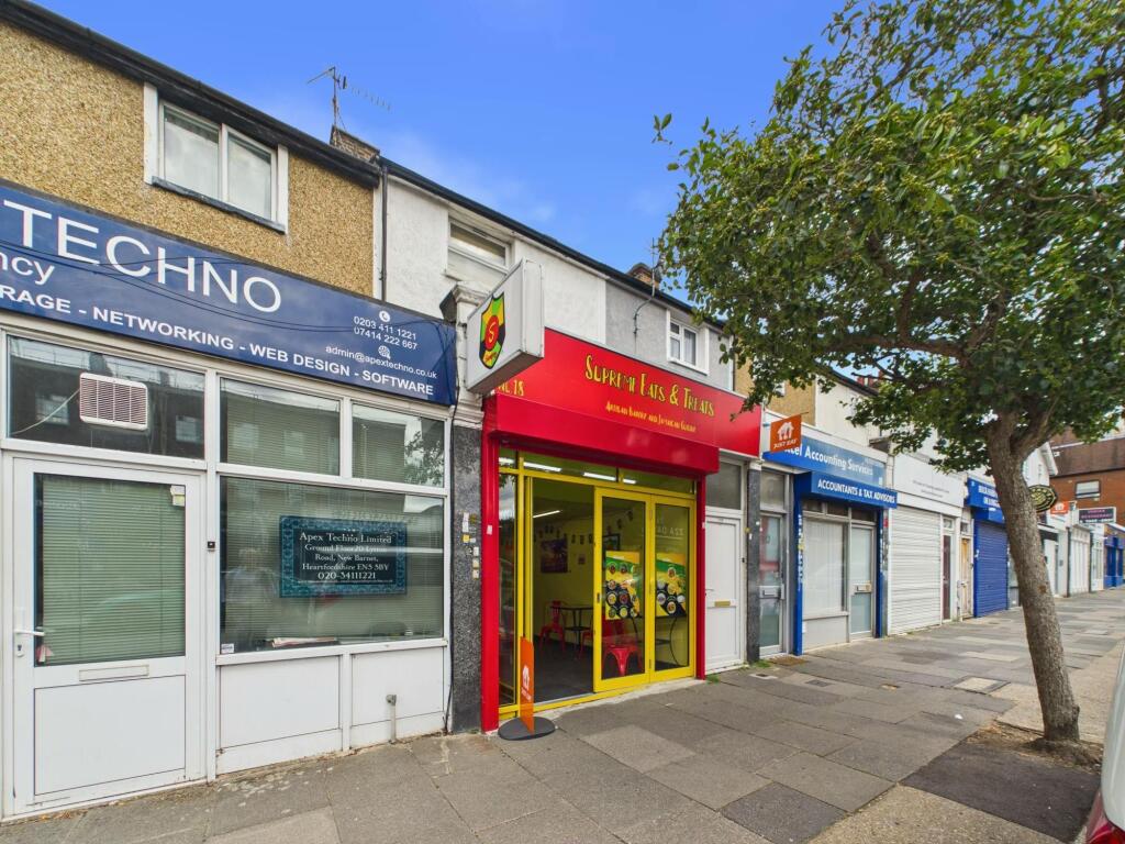 Main image of property: 18 Lytton Road, New Barnet, Barnet, EN5 5BY