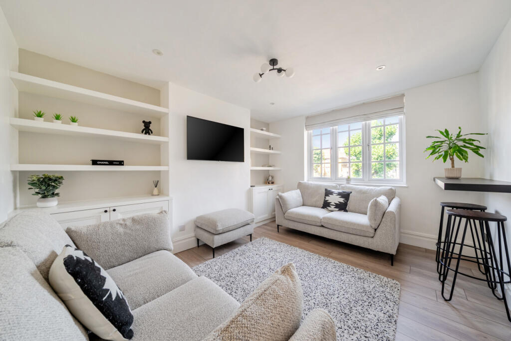 Main image of property: Frogmore, Putney, SW18