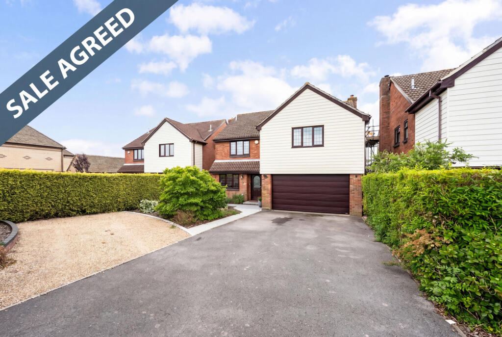 Main image of property: Sherwood Gardens, Sarisbury Green, Southampton