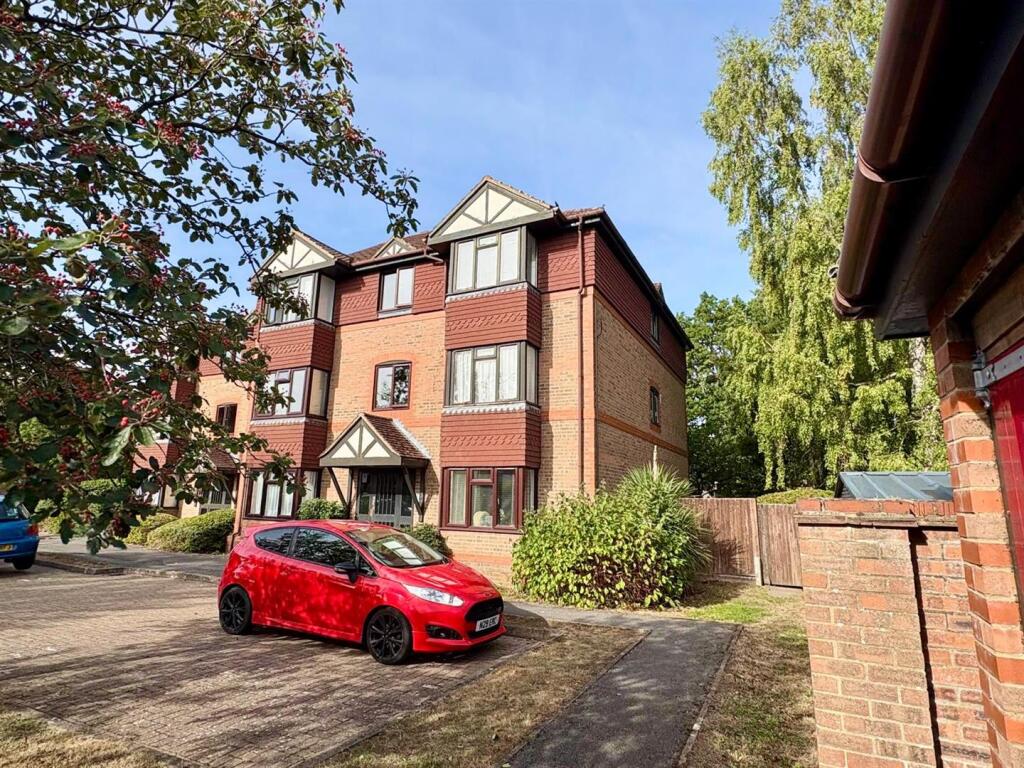 Main image of property: Chestnut Close, Fleet