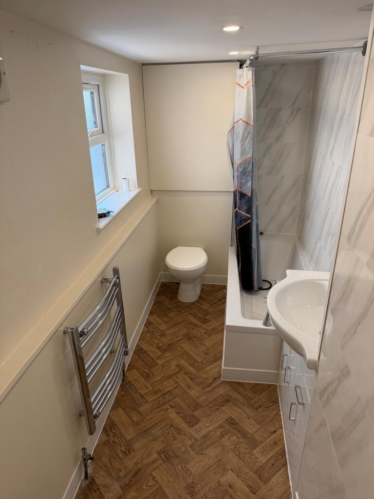 Main image of property: 37 Nightingale Lane, Wanstead, E11