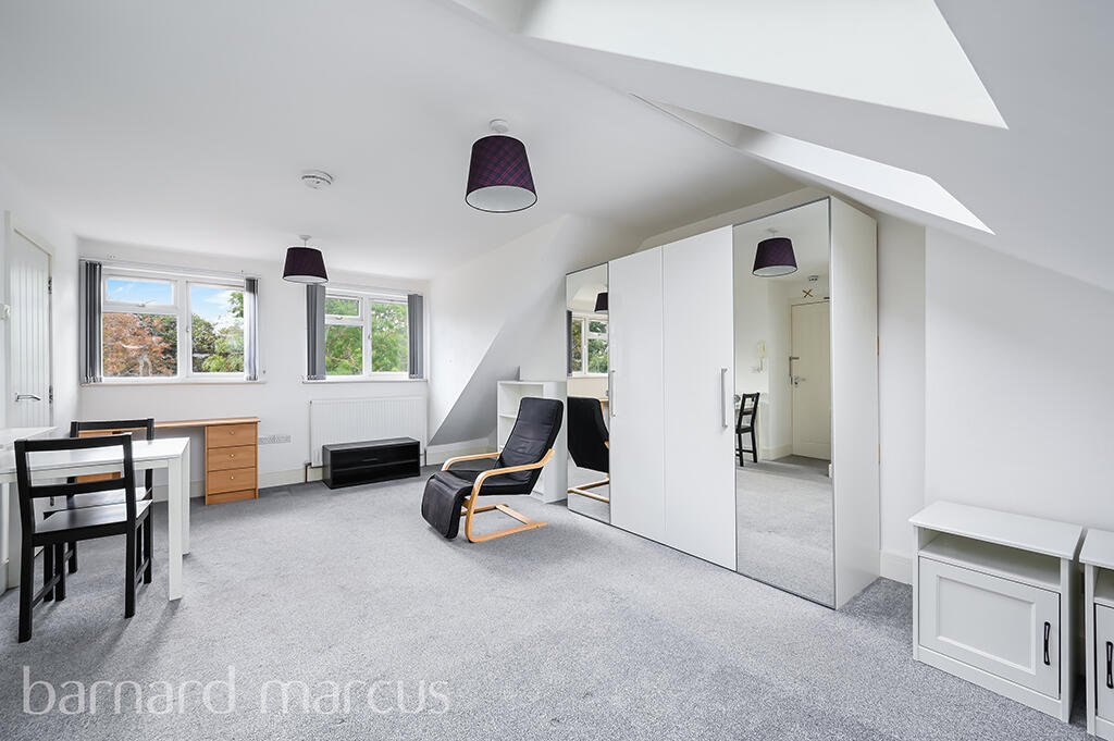 Main image of property: Great West Road, ISLEWORTH