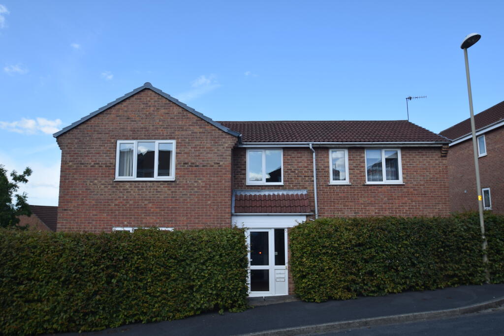 Main image of property: Hildenley Close (Flat 4), Scarborough, North Yorkshire, YO12