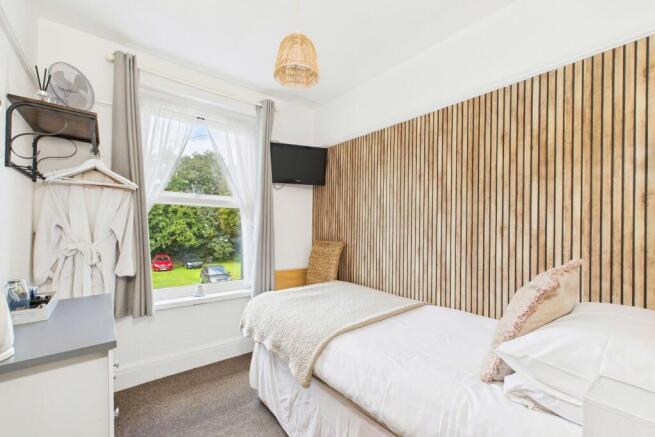 Room 4 - guest accommodation