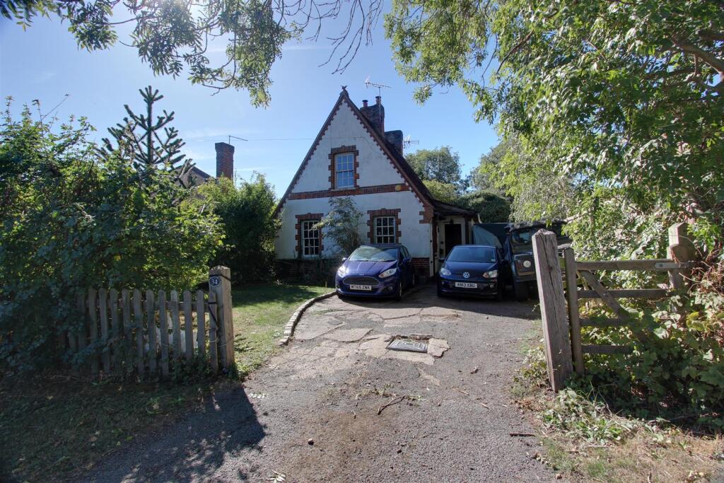 Main image of property: Aylesbury Road, Aston Clinton