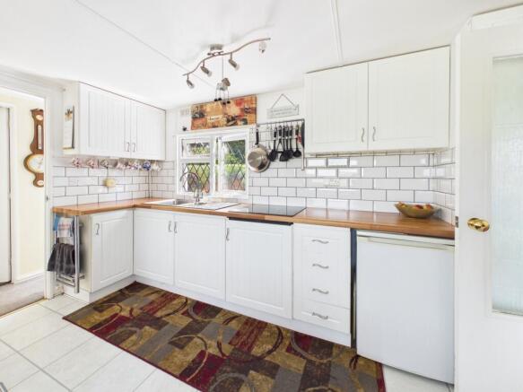 kitchen &amp; dining room