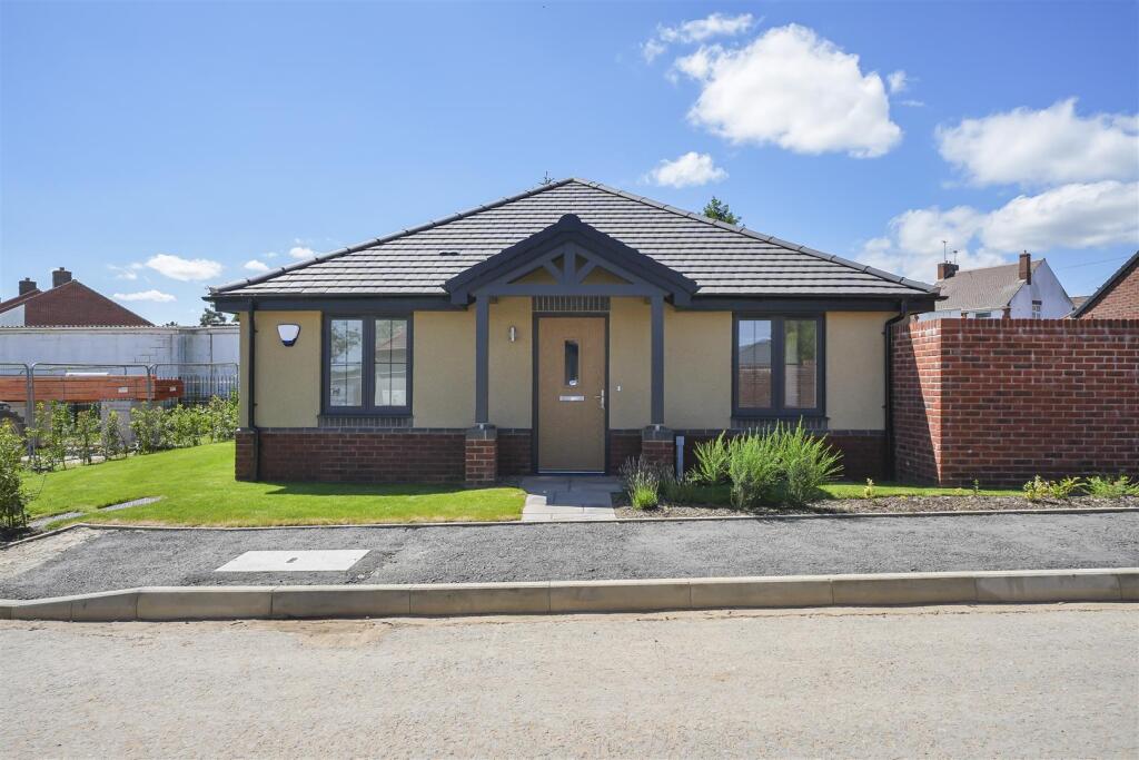 Main image of property: Forest Road, Coalville