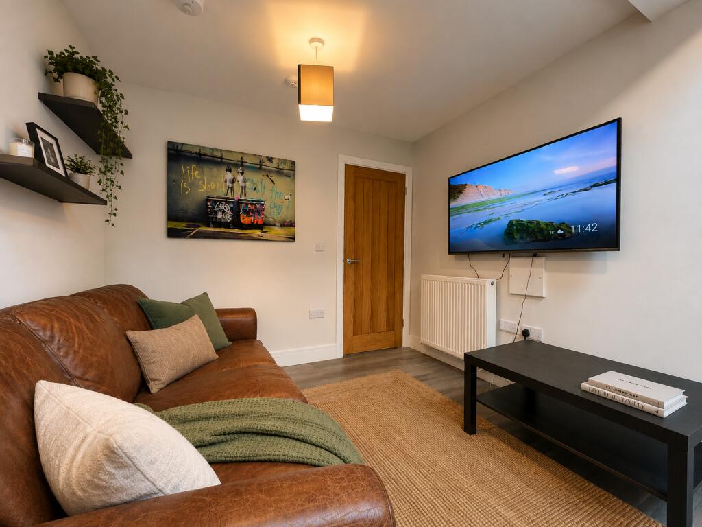 Main image of property: Flat 6, - William Road, West Bridgford, Nottingham