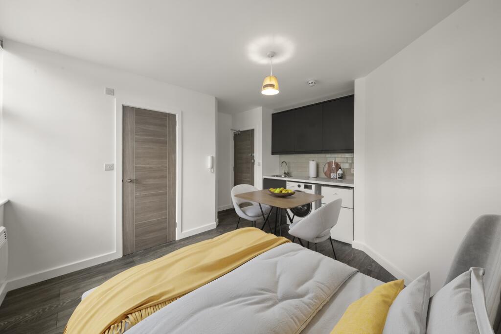 Main image of property: Broadway Buildings, Boston Road, W7