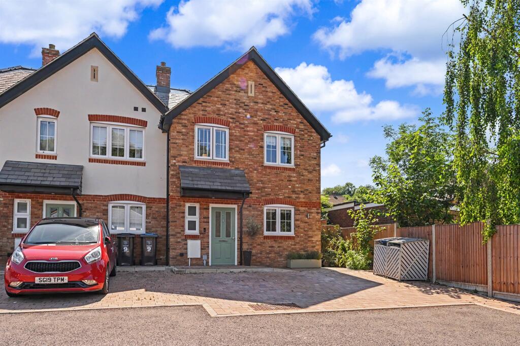 Main image of property: Montague Mews, Northchurch, Berkhamsted