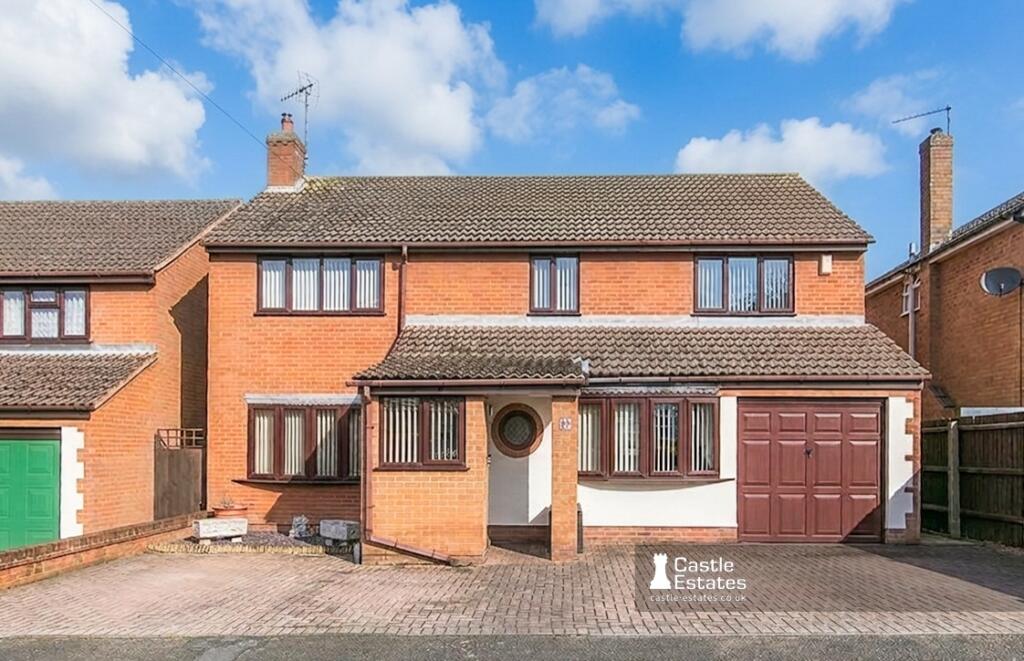 Main image of property: Lodge Farm Lane, Arnold, NG5