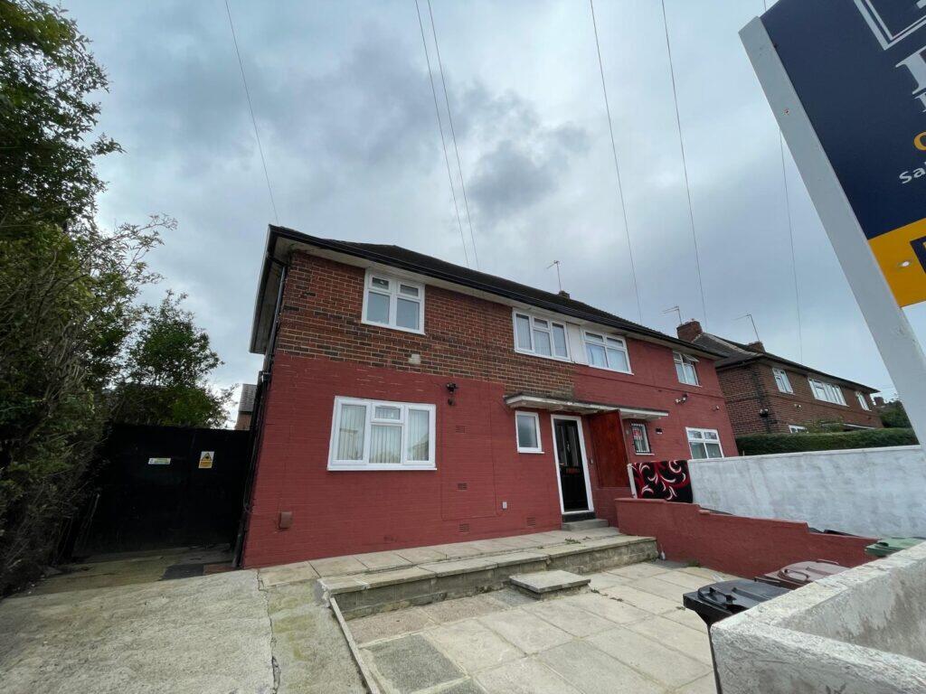 Main image of property: Thorn Terrace, Leeds, LS8