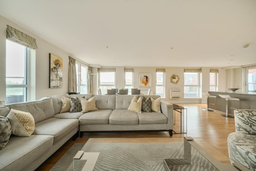 Main image of property: Penthouse - Lighterage Court, 
High Street, TW8