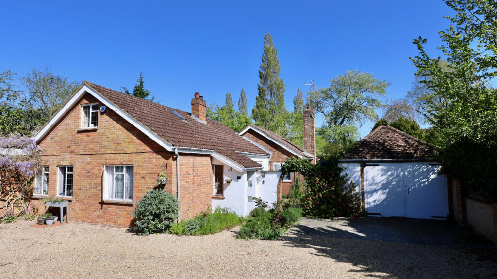Main image of property: Oving Road, Whitchurch , Aylesbury, HP22