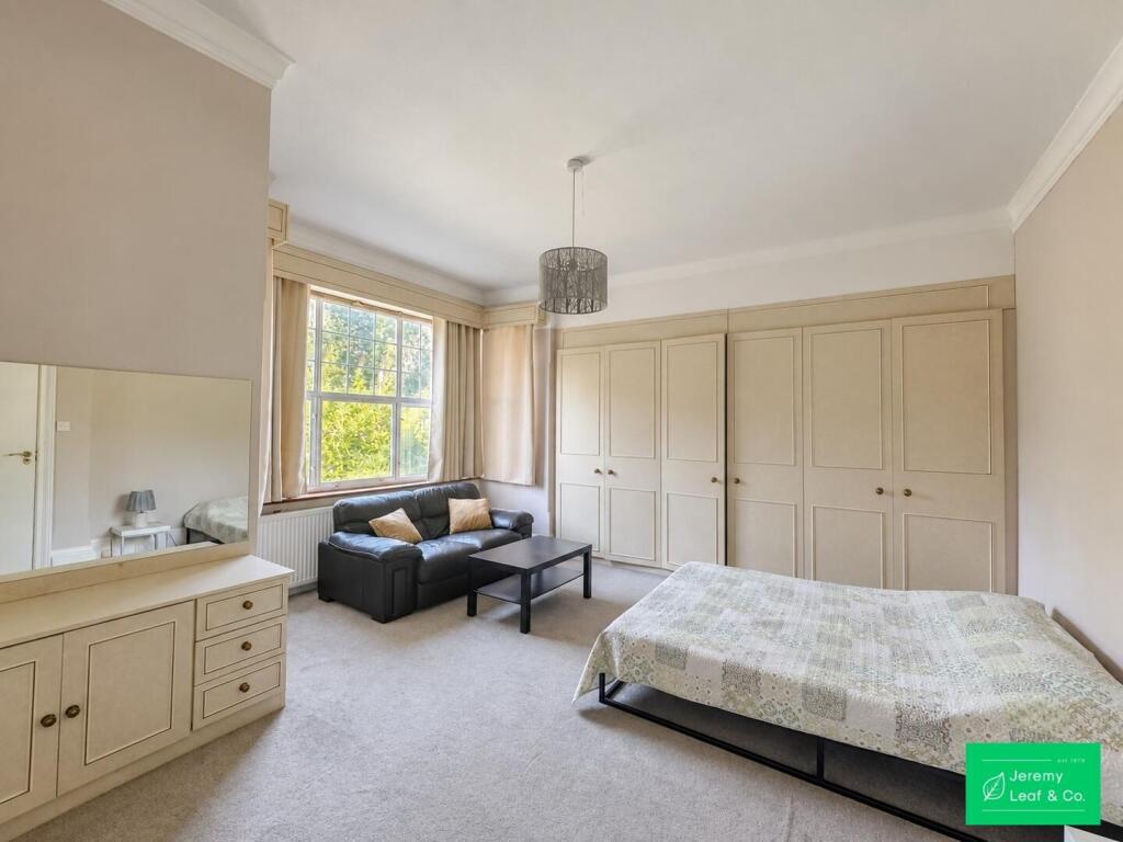Main image of property: Friern Barnet Lane, Whetstone, N20