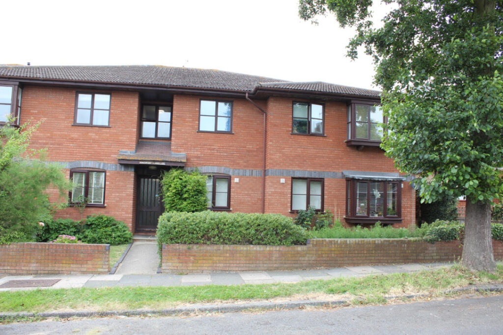 Main image of property: Kingswood Lodge, 109 Kingswood Chase, Leigh-on-Sea, Essex, SS9