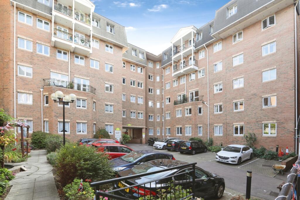 Main image of property: High Street, Chatham, Kent, ME4