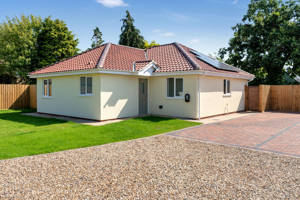 Main image of property: Laurel Lane, CO16