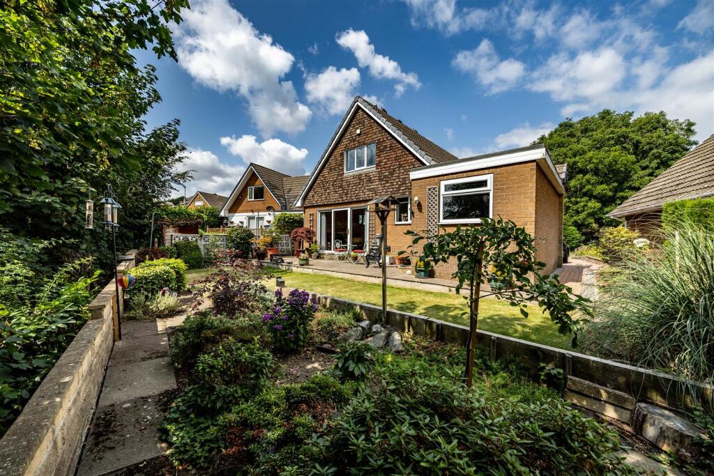 Main image of property: Highcliffe Avenue, Fixby, Huddersfield, HD2 2NS