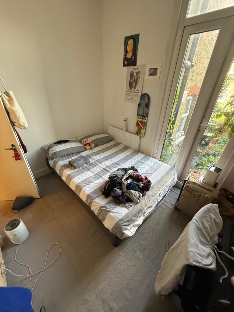 Main image of property: Flat Ground Floor, Putney Bridge Road, Wandsworth, London